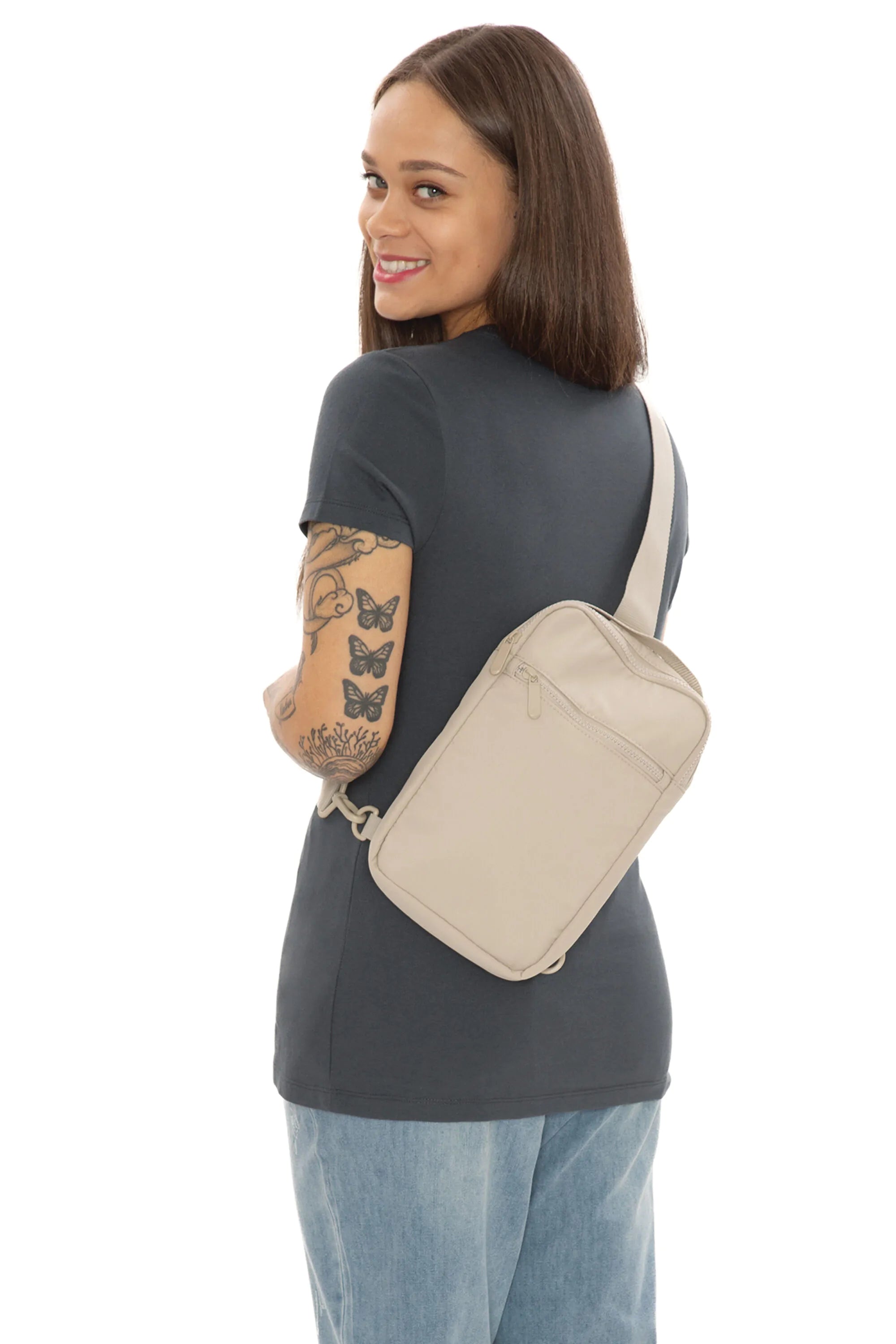 KOI® MATTE SLING BAG. 4 L.
