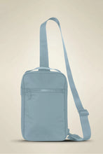 Charger l&#39;image dans la galerie, KOI® MATTE SLING BAG. 4 L.

